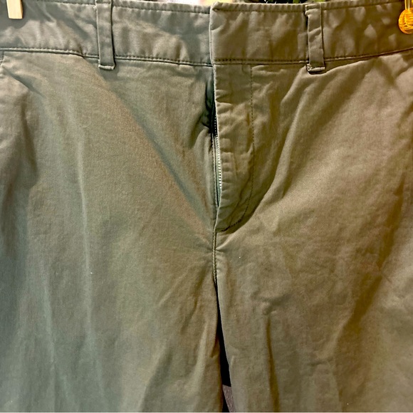 Gap size 12 green khaki - Picture 3 of 3